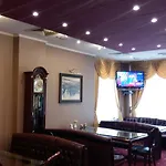 Отель Hotel Central 3*