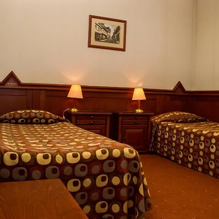 Hotel Central Готель 3*