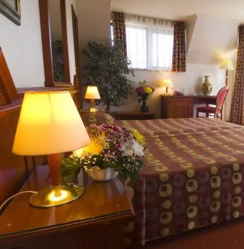 Готель Hotel Central