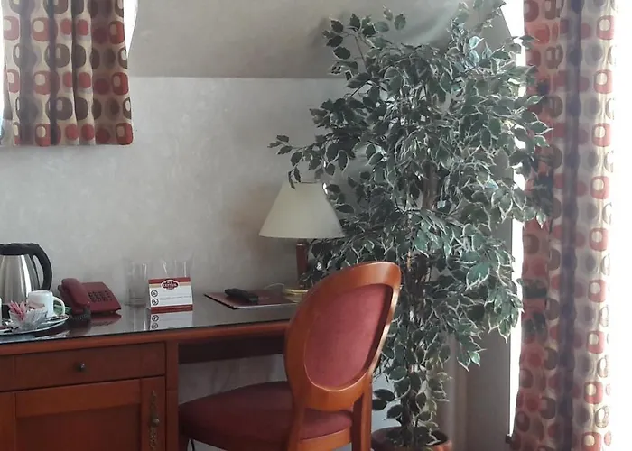 Готель Hotel Central